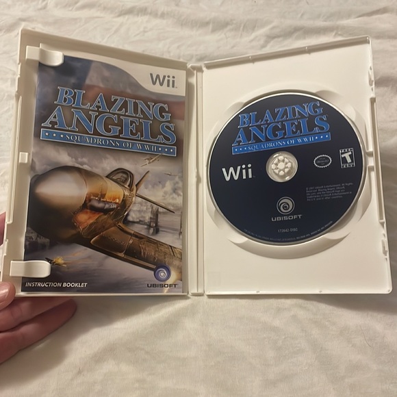 Wii Blazing Angels Squadrons of WWII game, never used, great condition - Picture 3 of 5